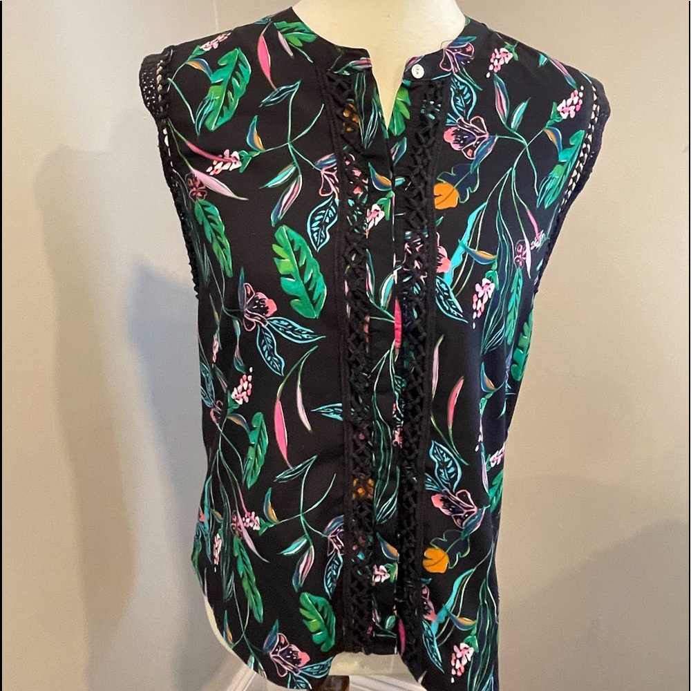 Sleeveless women’s floral  blouse